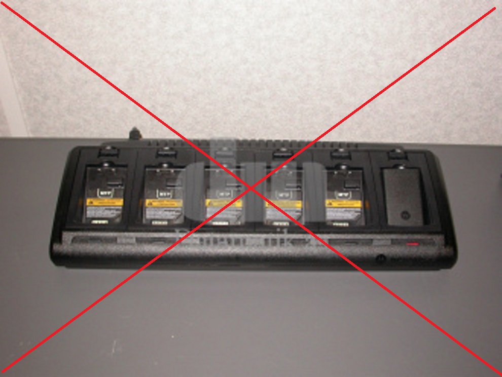 Lader, 6-punkt, batterier til MTP850/CEP400 CANCELLED BY MOTOROLA